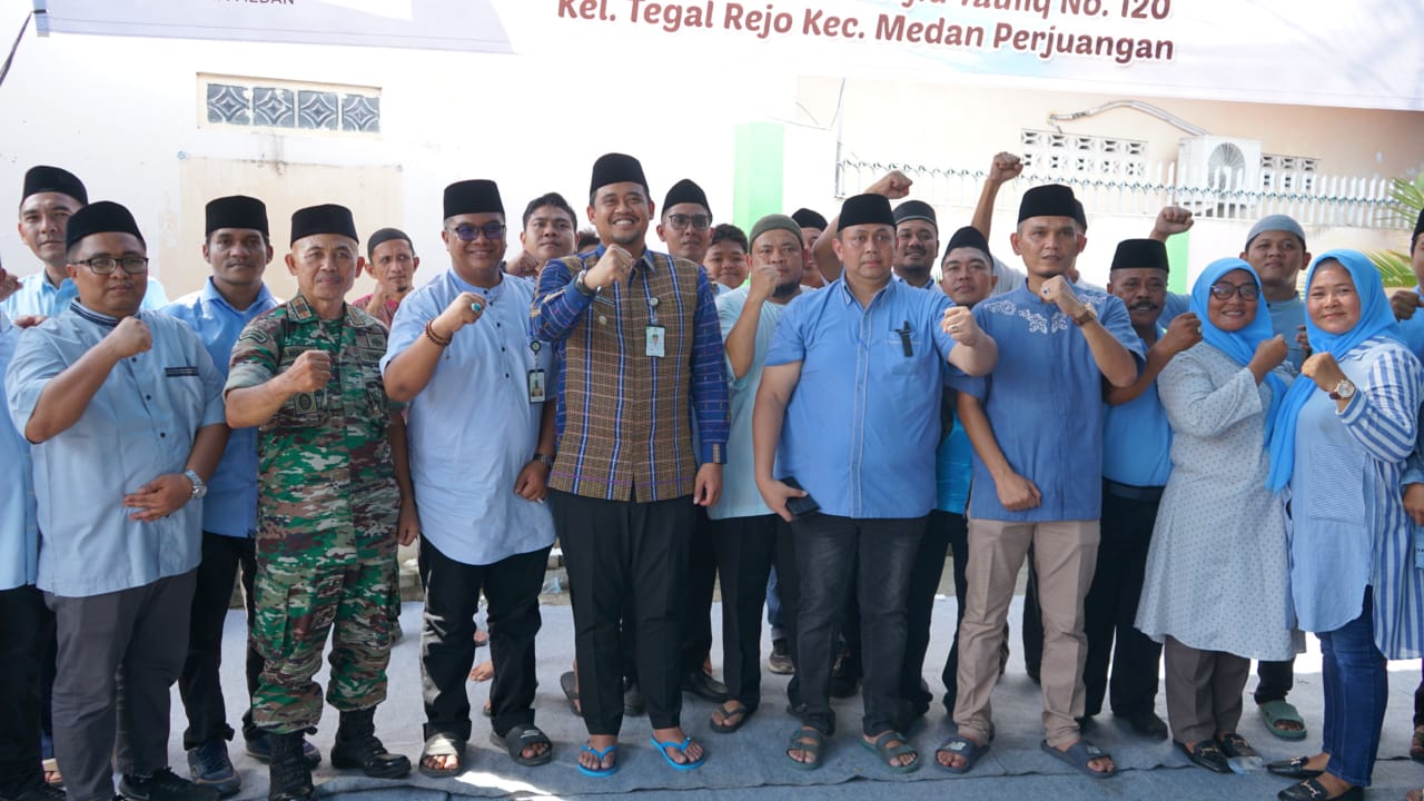 Safari Jum'at Pemerintah Kota Medan Tahun 2024 di Masjid Taufiq di Jalan M. Taufiq Kel. Tegal Rejo Kec. Medan Perjuangan pada Jum'at (26/01)